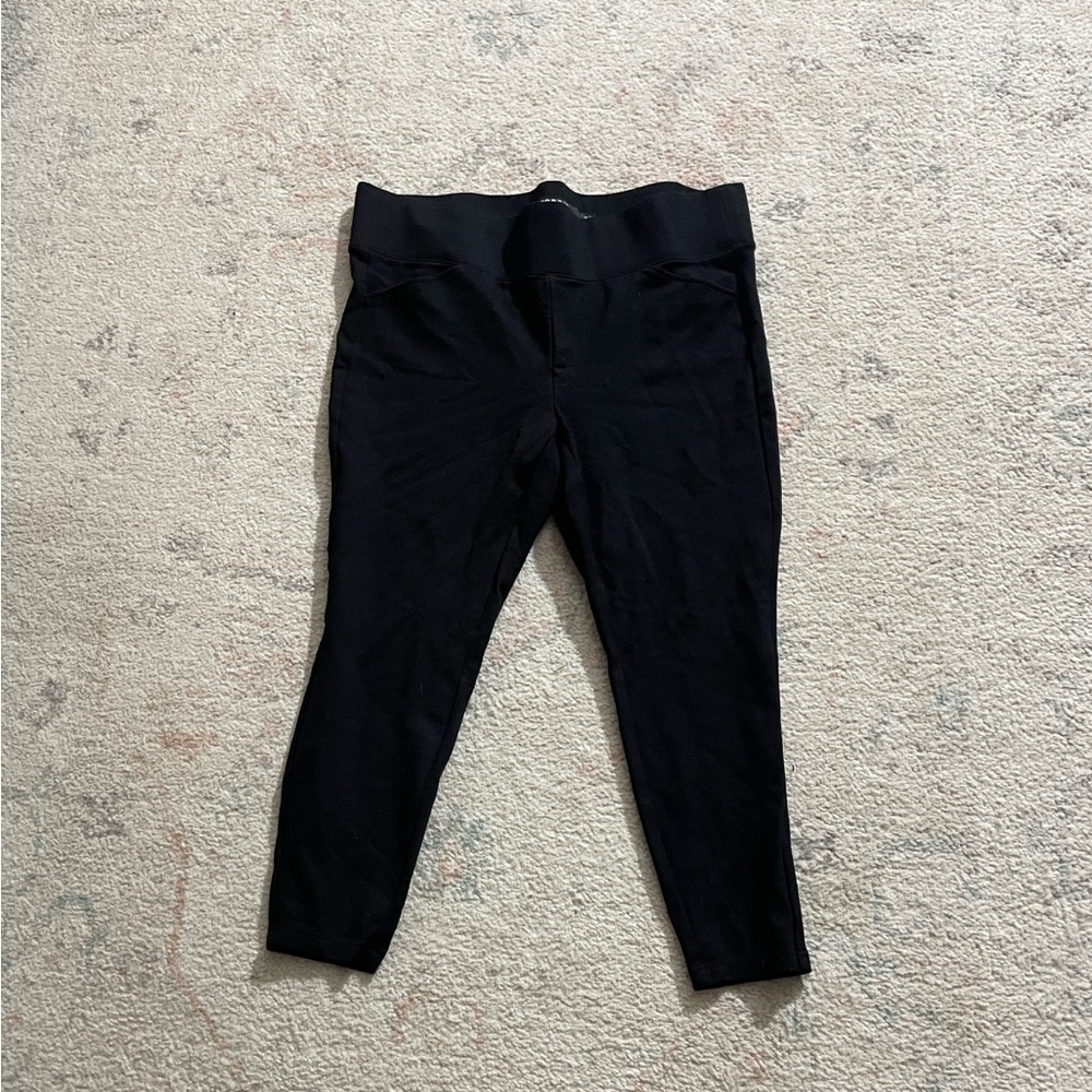 Torrid Pixie Black Capri Leggings Euc - image 1